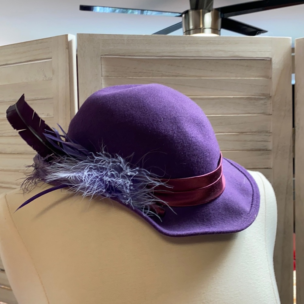Vintage wool purple hat with feathers and satin